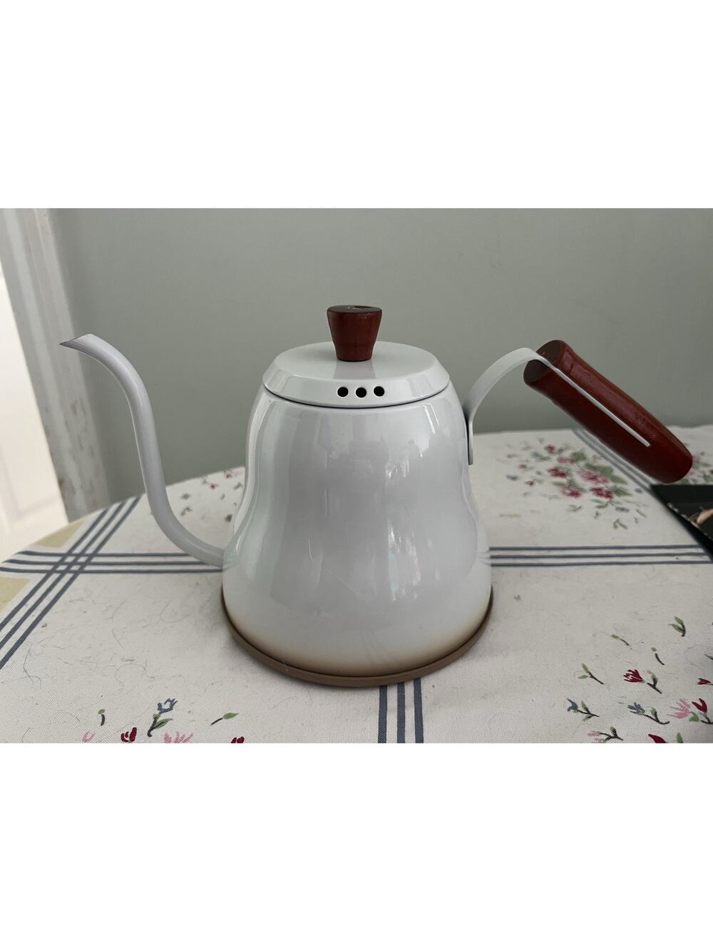 Hario Bona Drip Kettle 18F Water Boiler White Enamel Coffee Tea